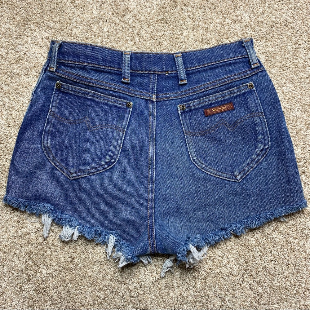 Vintage Wrangler Cut-Off Jean Shorts - Picture 5 of 8